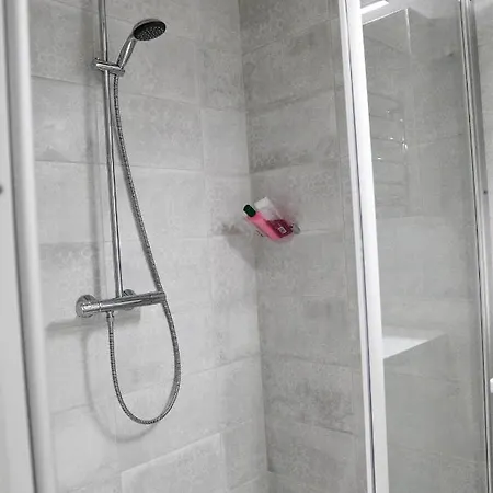 Two Bedrooms,dining Area And Bathroom With Private Entrance * Kotka