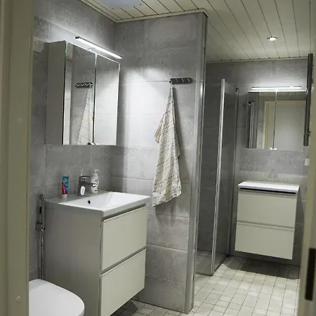 Two Bedrooms,dining Area And Bathroom With Private Entrance Privatunterkunft Kotka