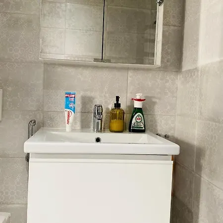 Two Bedrooms,dining Area And Bathroom With Private Entrance Privatunterkunft Kotka