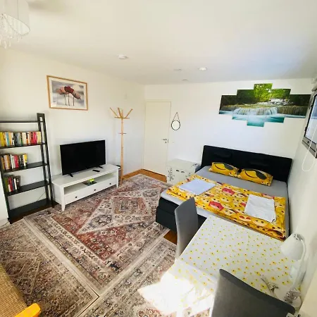 Two Bedrooms,dining Area And Bathroom With Private Entrance * Kotka