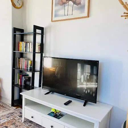 Quarto em Acomodações Particulares Two Bedrooms,dining Area And Bathroom With Private Entrance