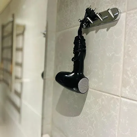 Kotimajoitukset Two Bedrooms,dining Area And Bathroom With Private Entrance *