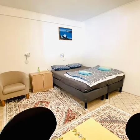 Quarto em Acomodações Particulares Two Bedrooms,dining Area And Bathroom With Private Entrance Kotka