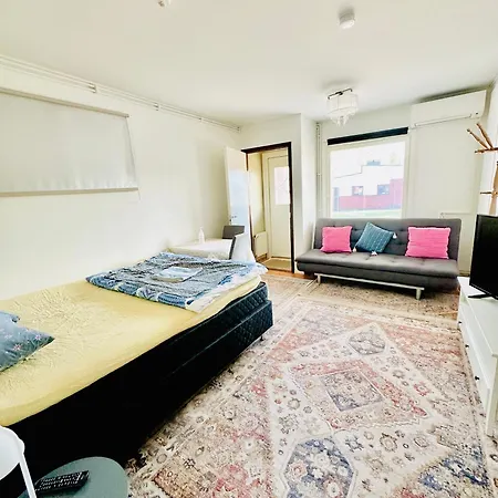 Two Bedrooms,dining Area And Bathroom With Private Entrance * קוטקה