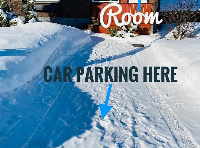 Two Bedrooms,dining Area And Bathroom With Private Entrance 民宿