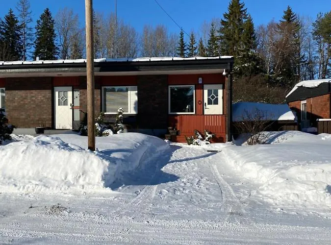 Two Bedrooms,dining Area And Bathroom With Private Entrance 民宿 科特卡