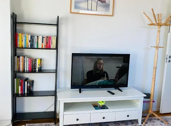 Two Bedrooms,dining Area And Bathroom With Private Entrance 民宿 科特卡