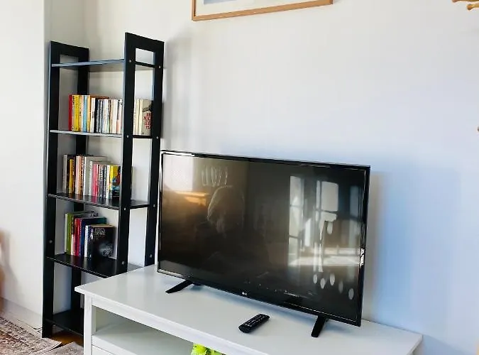 民宿 Two Bedrooms,dining Area And Bathroom With Private Entrance