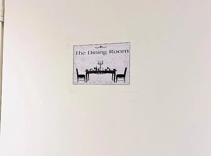 民宿 Two Bedrooms,dining Area And Bathroom With Private Entrance *